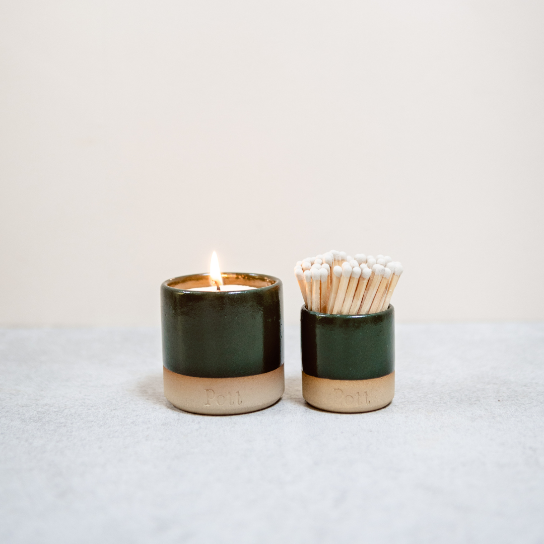 The Holly Petite Set (Petite Candle + MatchPott)