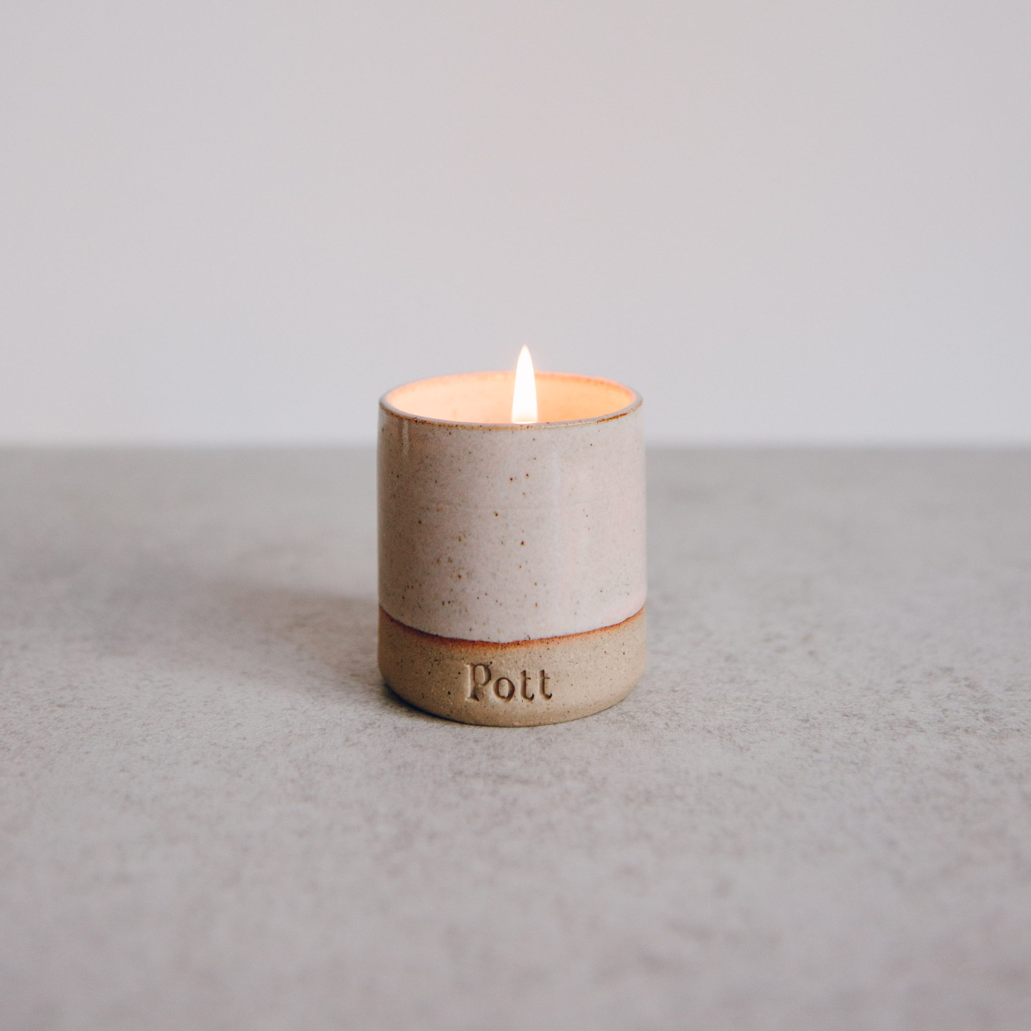 Petite Blush Candle with Tonka